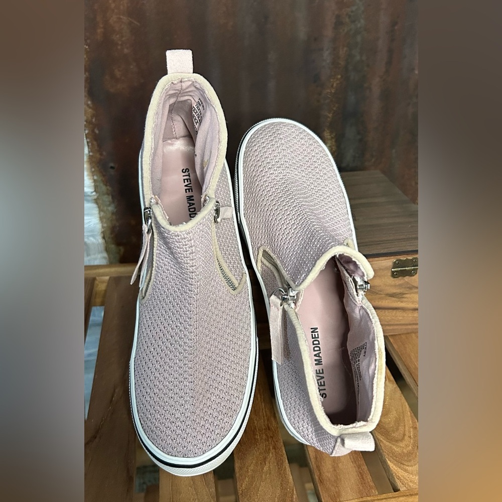 Steve Madden Women’s Wedge Sneaker’s Blush Pink Knit Zip Booties - Picture 2 of 10